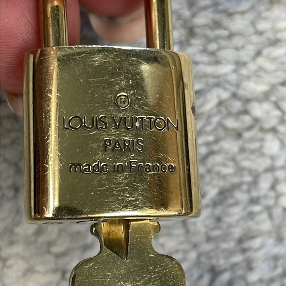 Louis Vuitton Lock and Key Gold Tone Hardware 317 - Picture 7 of 10